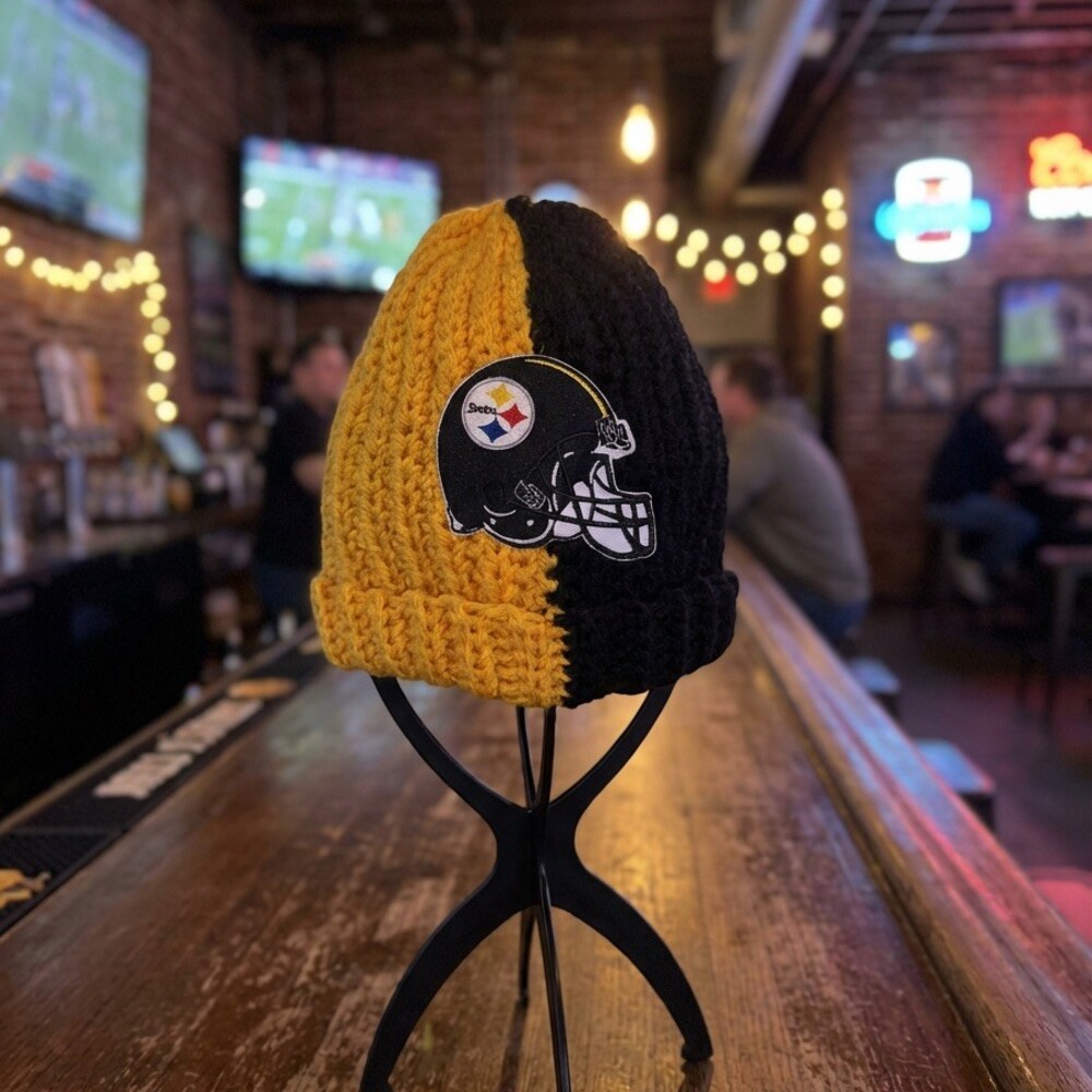 Pittsburgh Steelers Beanie Hat Unisex One Size Black & Gold Cuffed